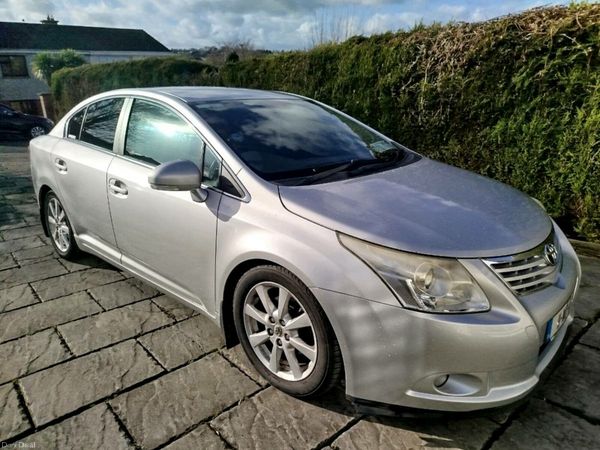 Toyota Avensis Saloon, Diesel, 2011, Silver