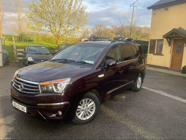 SsangYong Rodius MPV, Diesel, 2015, Red