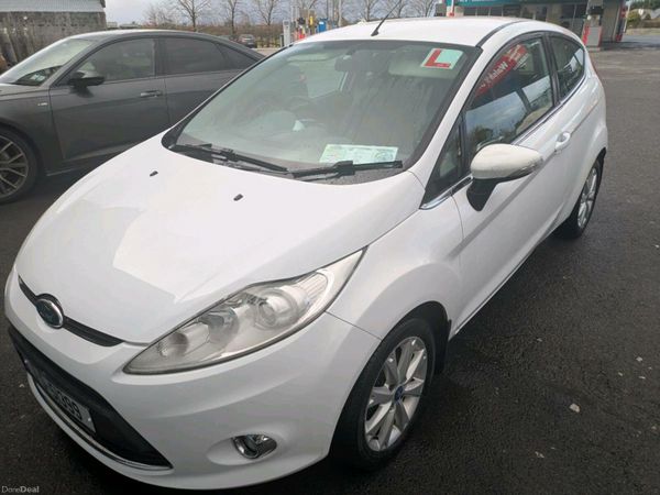 Ford Fiesta Hatchback, Petrol, 2011, White