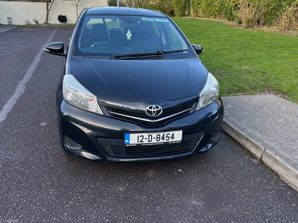 Toyota Yaris Hatchback, Petrol, 2012, Black