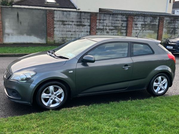 Kia Ceed Hatchback, Diesel, 2011, Grey