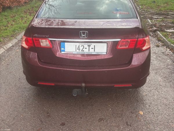 Honda Accord Saloon, Diesel, 2014, Red
