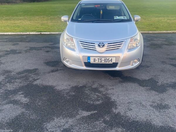 Toyota Avensis Saloon, Diesel, 2011, Silver
