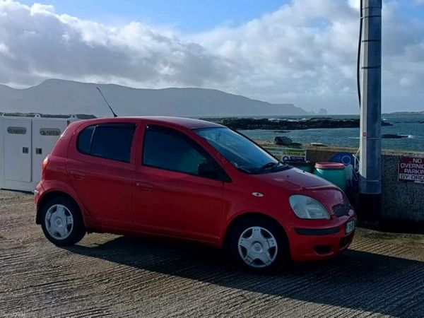Toyota Yaris Hatchback, Petrol, 2004, Red