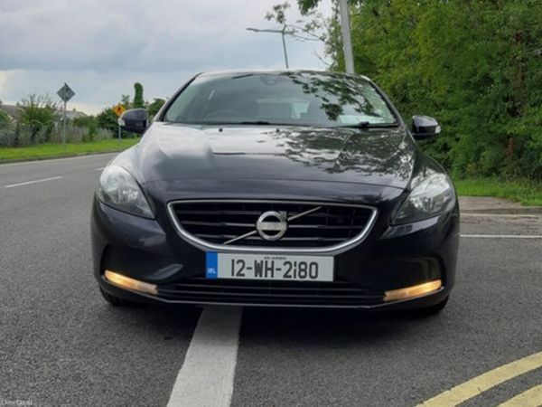 Volvo V40 Hatchback, Diesel, 2012, Black