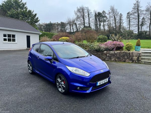 Ford Fiesta Hatchback, Petrol, 2014, Blue