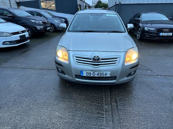 Toyota Avensis Saloon, Petrol, 2009, Silver