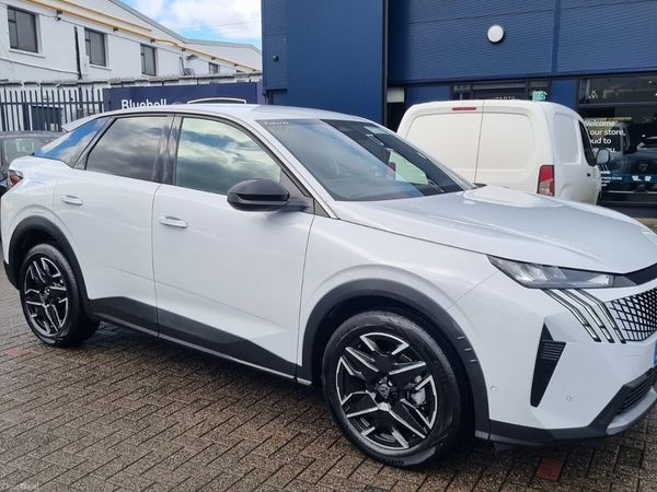 Peugeot 3008 MPV, Petrol, 2025, White