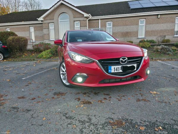 Mazda Mazda3 Hatchback, Diesel, 2014, Red