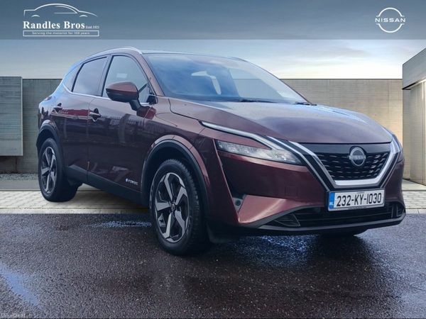 Nissan Qashqai MPV, Petrol Hybrid, 2023, Red