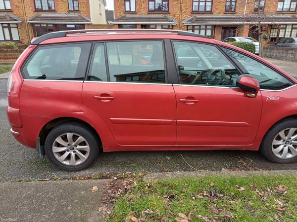 Citroen C4 Picasso MPV, Diesel, 2011, Red