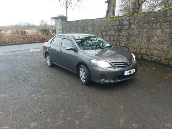 Toyota Corolla Saloon, Petrol, 2012, Grey