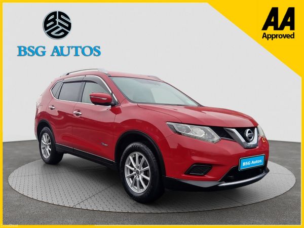 Nissan X-Trail SUV, Petrol Hybrid, 2015, Red