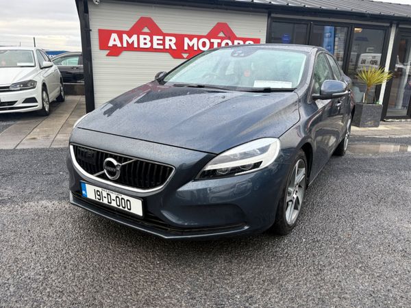 Volvo V40 Hatchback, Diesel, 2019, Blue