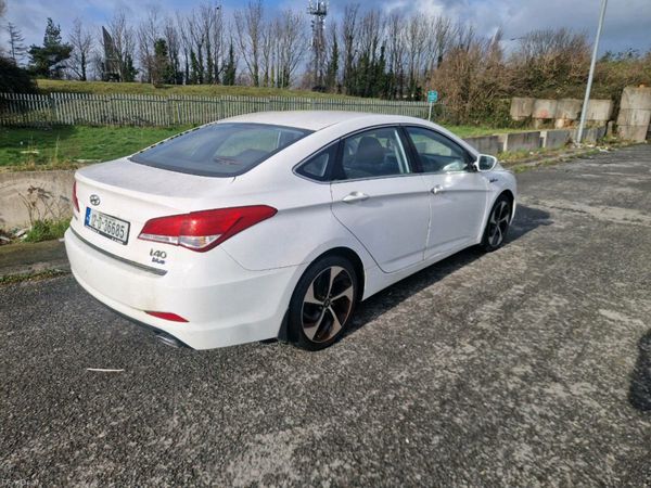 Hyundai i40 Saloon, Diesel, 2012, White