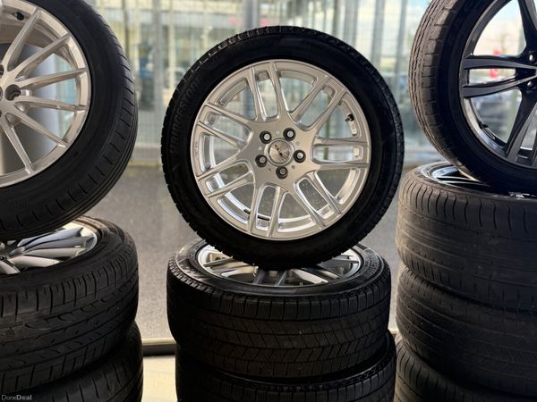 Volkswagen Polo Hatchback, Petrol, 2015, Red