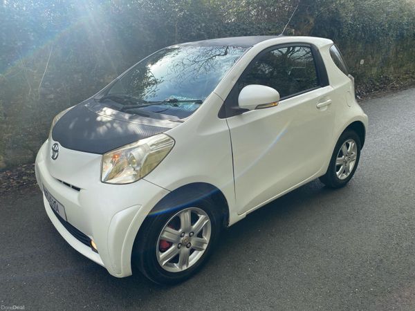 Toyota iQ Hatchback, Petrol, 2010, White
