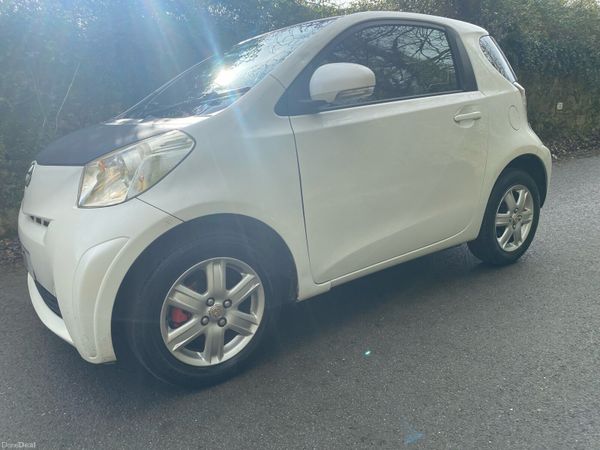 Toyota iQ Hatchback, Petrol, 2010, White