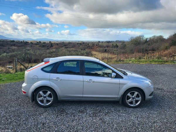 Ford Focus Hatchback, Petrol, 2008, Silver