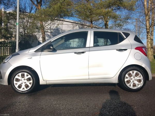 Hyundai i10 Hatchback, Petrol, 2014, Silver