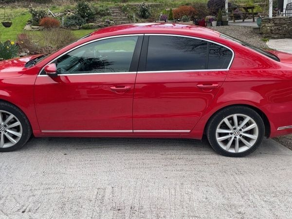 Volkswagen Passat Saloon, Diesel, 2014, Red