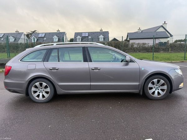 Skoda Superb Estate, Diesel, 2011, Purple