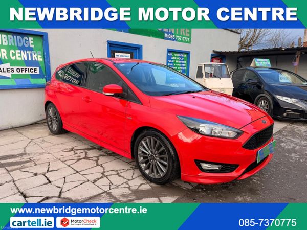 Ford Focus Hatchback, Petrol, 2018, Red