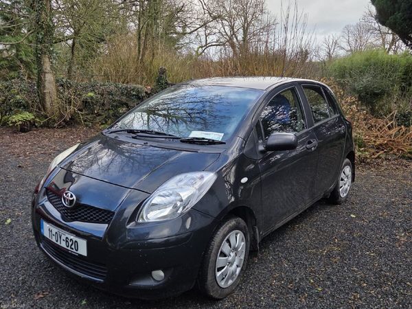 Toyota Yaris Hatchback, Petrol, 2011, Black