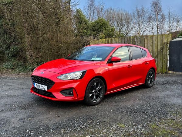 Ford Focus Hatchback, Diesel, 2019, Red