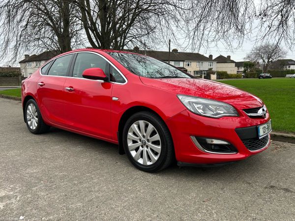 Opel Astra Saloon, Diesel, 2013, Red