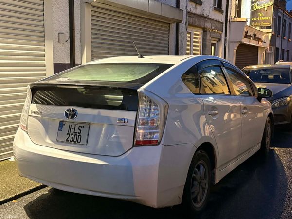 Toyota Prius Hatchback, Petrol Hybrid, 2011, White