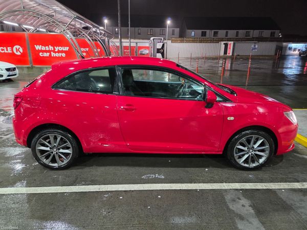 SEAT Ibiza Hatchback, Petrol, 2015, Red