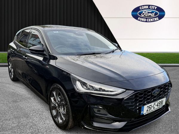 Ford Focus Hatchback, Petrol Hybrid, 2025, Black