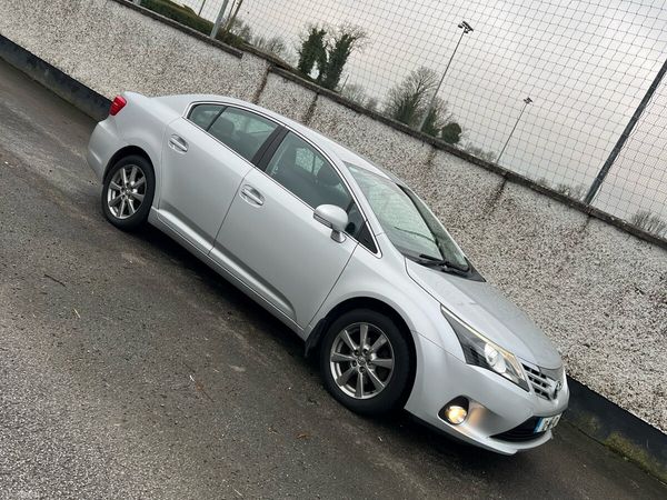 Toyota Avensis Saloon, Diesel, 2012, Silver