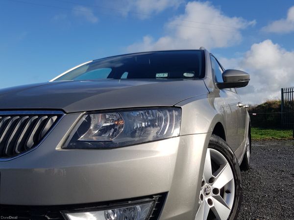 Skoda Octavia Estate, Diesel, 2014, Beige