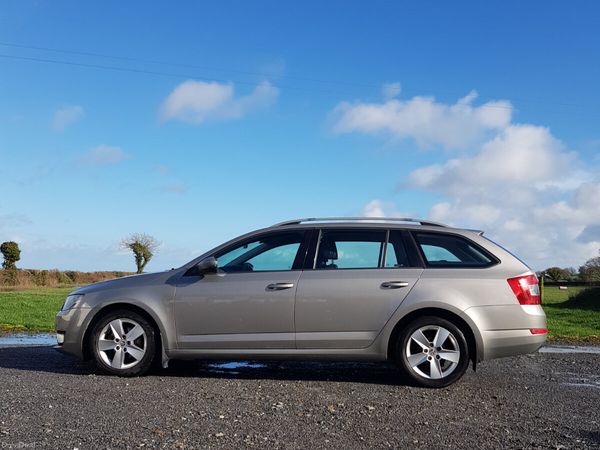 Skoda Octavia Estate, Diesel, 2014, Beige