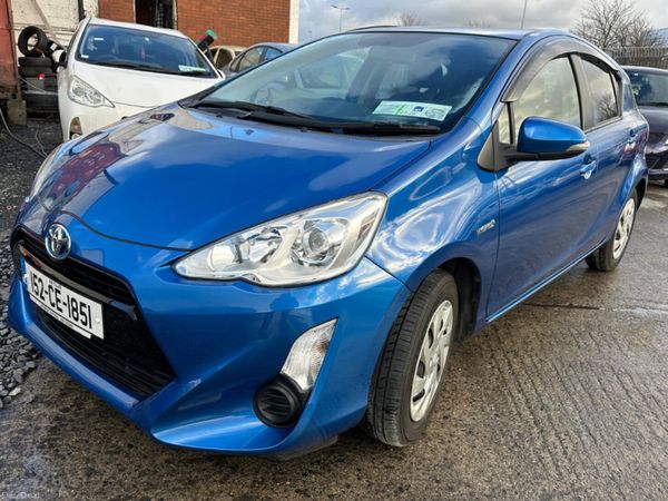 Toyota Aqua Hatchback, Petrol Hybrid, 2015, Blue
