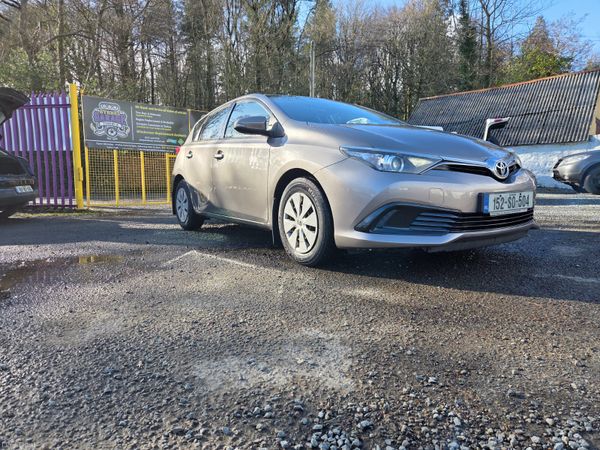 Toyota Auris Hatchback, Diesel, 2015, Bronze