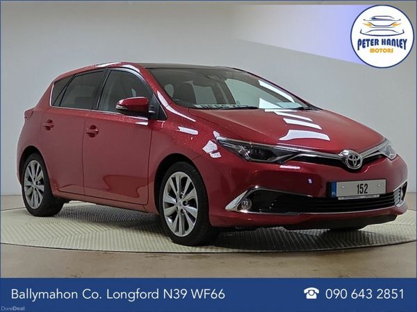 Toyota Auris Hatchback, Petrol, 2015, Red