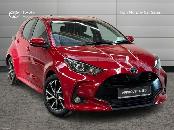 Toyota Yaris Hatchback, Petrol Hybrid, 2023, Red
