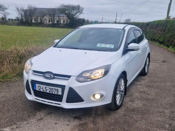 Ford Focus Hatchback, Petrol, 2012, White