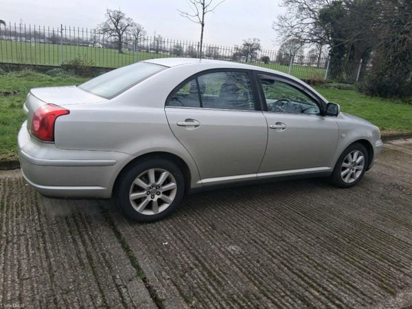 Toyota Avensis Saloon, Petrol, 2005, Silver
