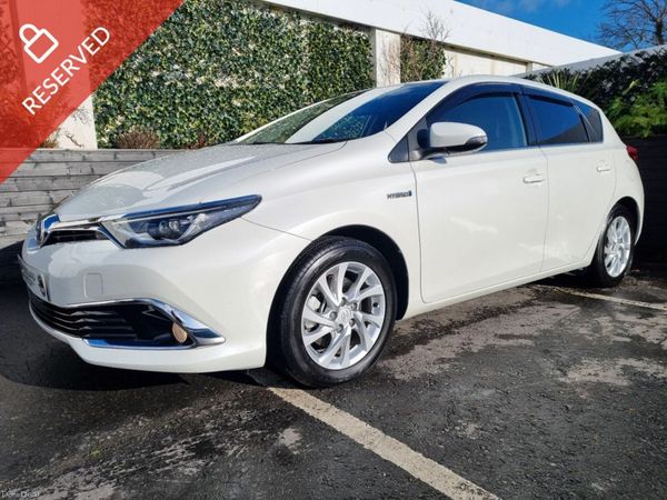 Toyota Auris Hatchback, Petrol Hybrid, 2018, White
