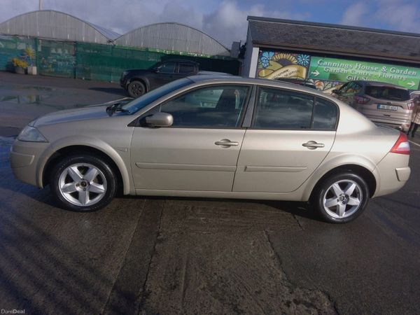 Renault Megane Saloon, Petrol, 2008, Gold