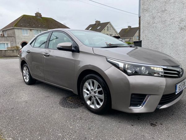 Toyota Corolla Saloon, Diesel, 2015, Bronze