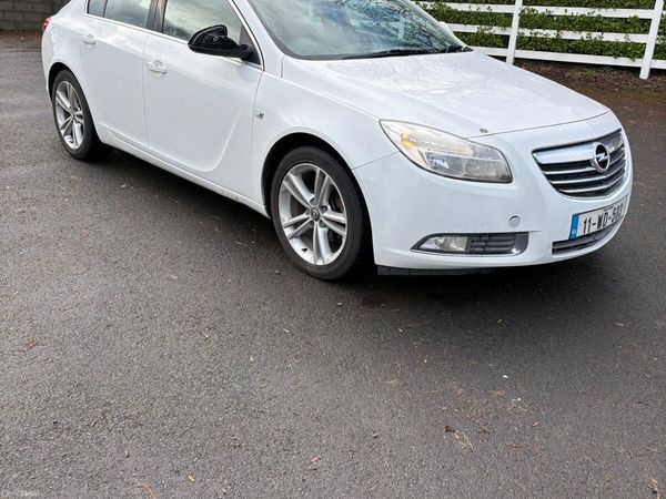Opel Insignia Hatchback, Diesel, 2011, White