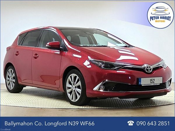 Toyota Auris Hatchback, Petrol, 2015, Red