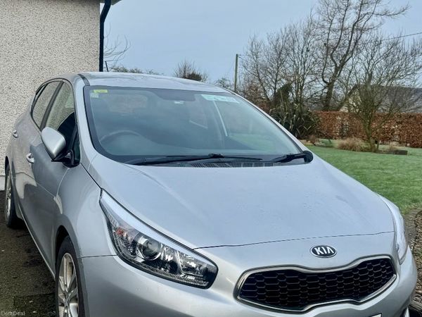 Kia Ceed Hatchback, Diesel, 2012, Silver