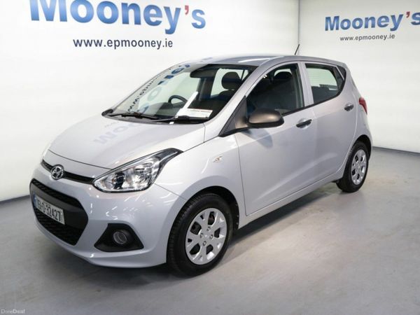 Hyundai i10 Hatchback, Petrol, 2015, Silver