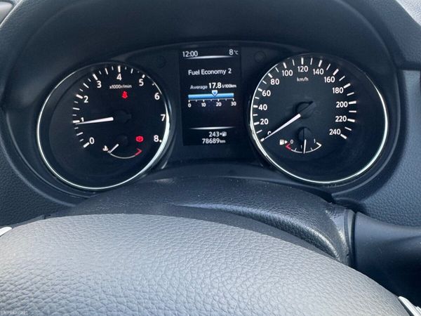 Nissan Qashqai Hatchback, Petrol, 2015, Silver